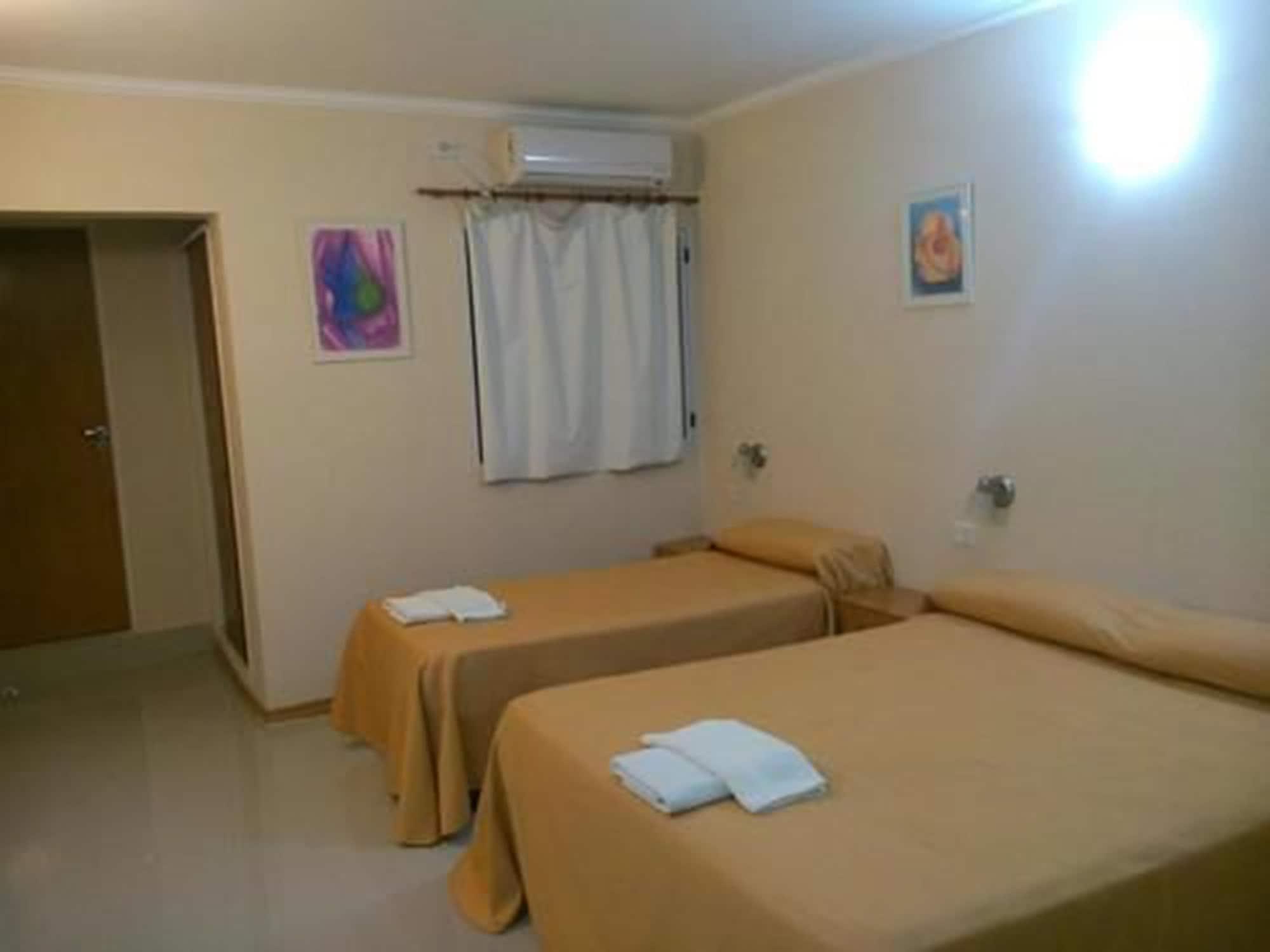 Cheltum Hotel Трелью Экстерьер фото