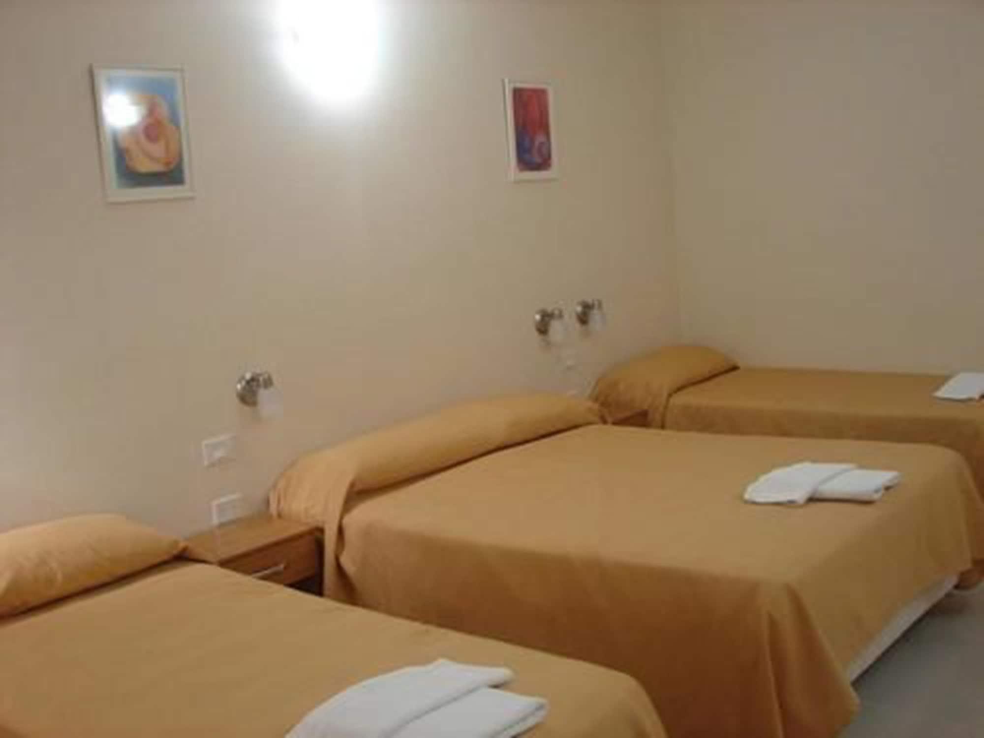 Cheltum Hotel Трелью Экстерьер фото